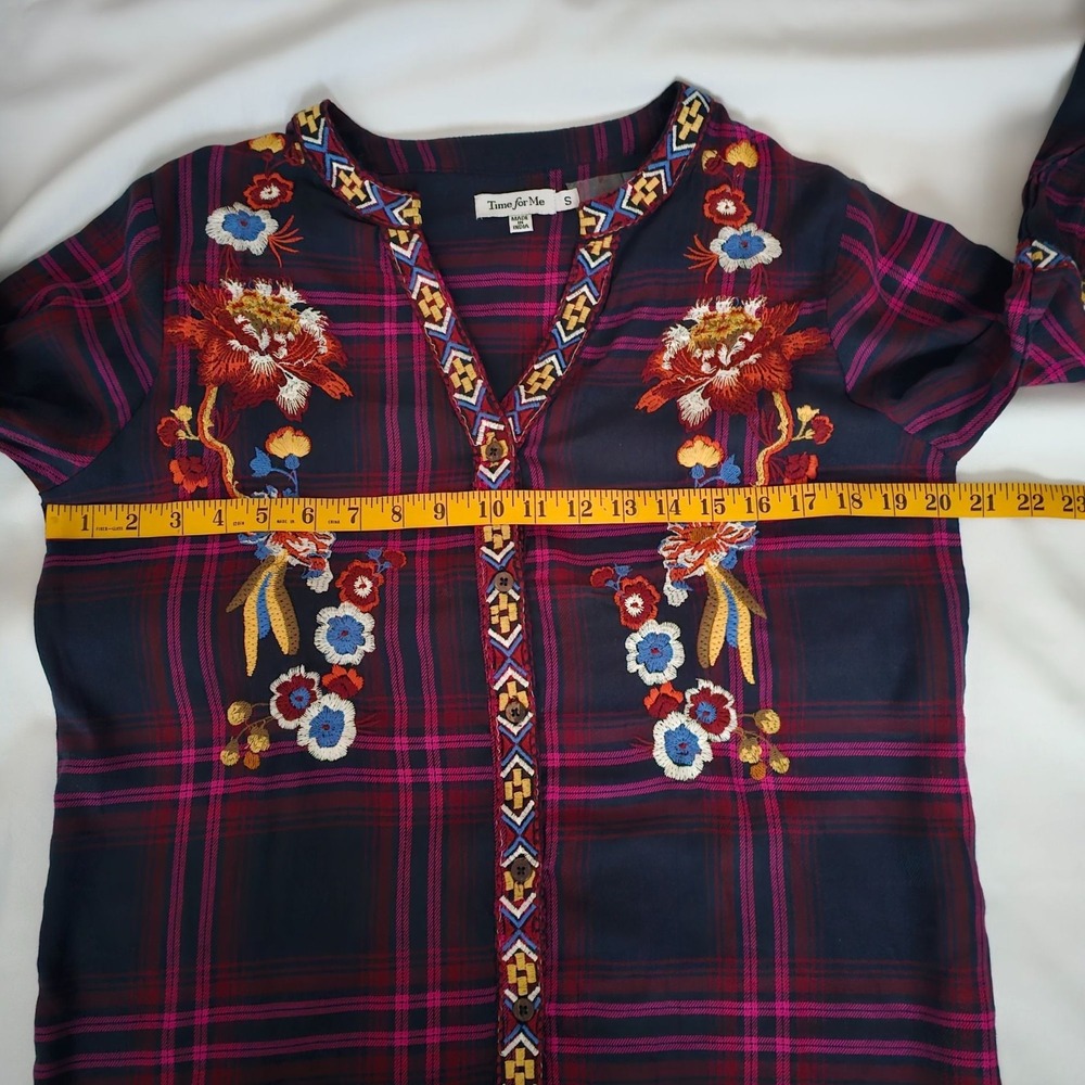 Time For Me Plaid Embroidered Floral Balloon Sleeve V-Neck Blouse Women's Small - Picture 13 of 15